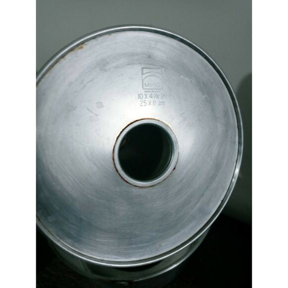 Mirro Vintage Aluminum 10" X 4 1/4" Solid 1 Piece Round Angel Food Tube Cake Pan - Picture 4 of 5